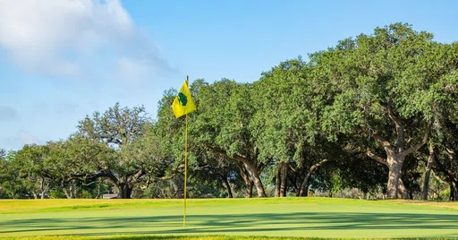 Oak Hills Country Club logo
